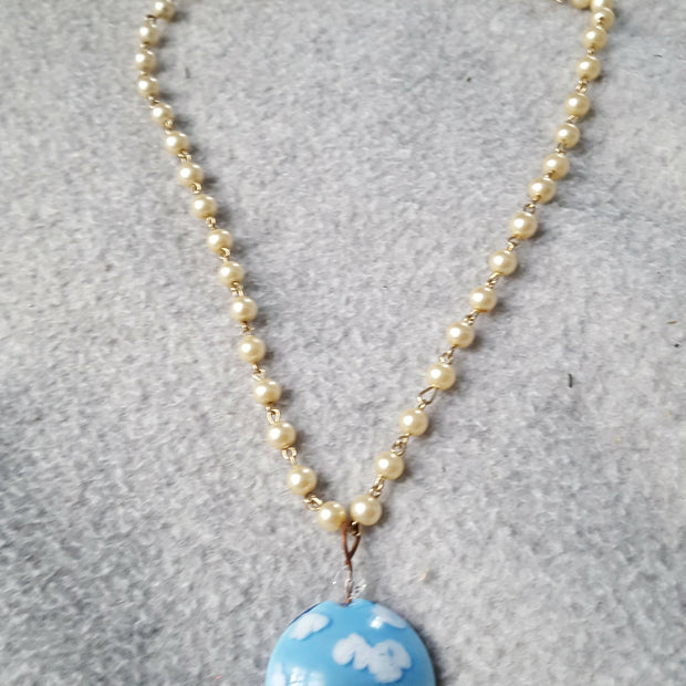Art glass pendant on glass pearl chain,