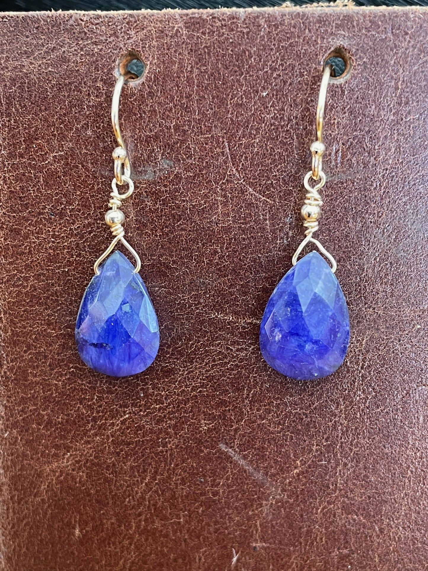 Drops of Goodness - Gemstone Earrings in gold - DOGERG